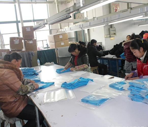 上海松江服装工厂专业定做无缝内衣 针织t恤针织棉衣裤 童装